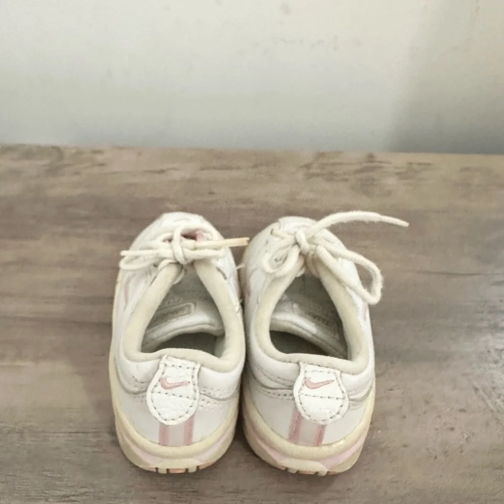 Nike Toddler sz 4 Baby Casual Sneakers Leather White Pink Shoes Non Marking Girl